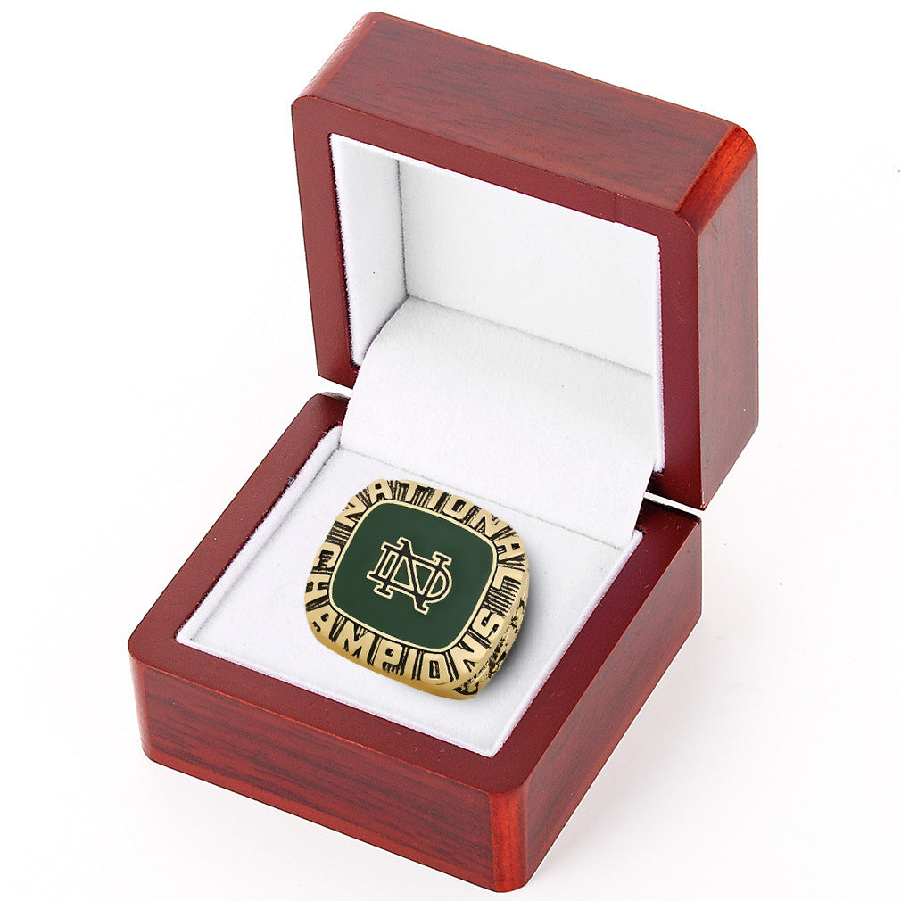 1977 Notre Dame championship ring with box for men